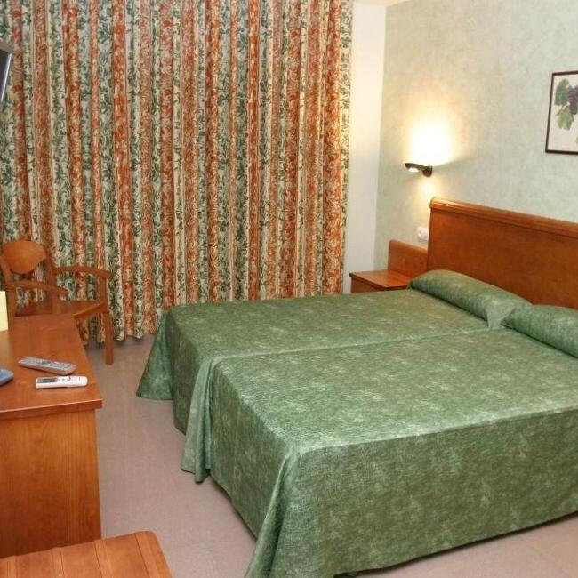 hotel-fonda-neus-general-1283bb2e (1)